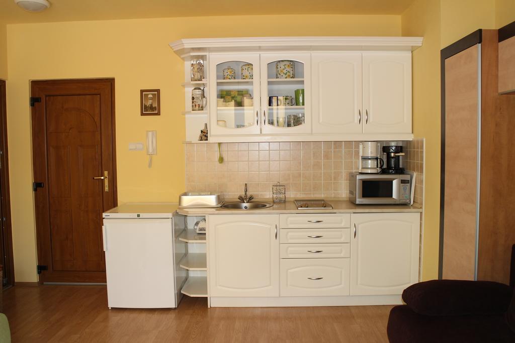Mandarin Wellness Apartman Siofok Room photo